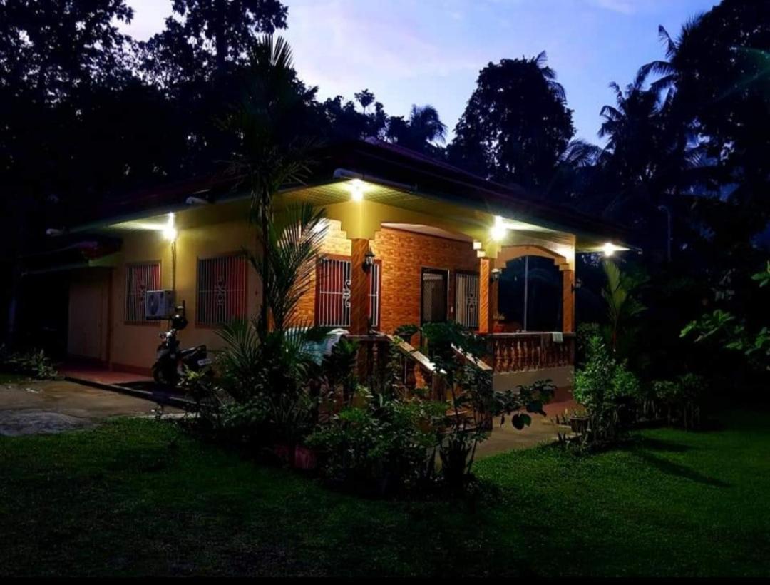 Paco'S Garden Home Stay Mambajao Dış mekan fotoğraf
