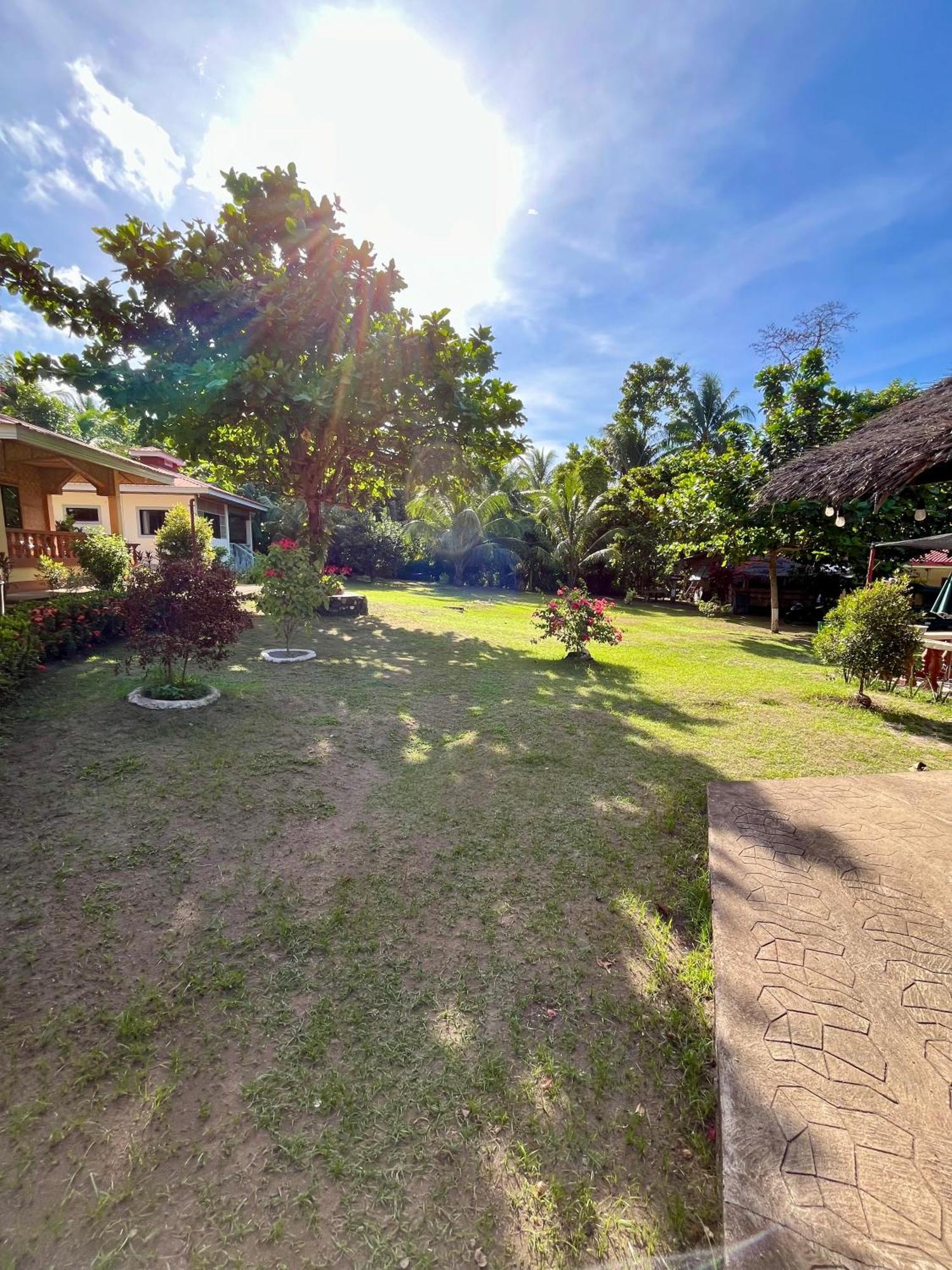 Paco'S Garden Home Stay Mambajao Dış mekan fotoğraf